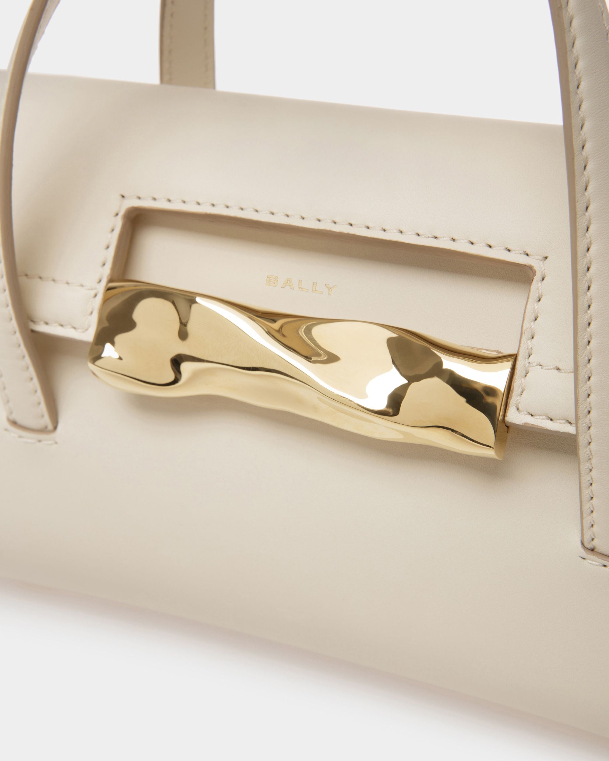 Mini-sac Baroque En cuir ivoire - Femme - Bally - 06