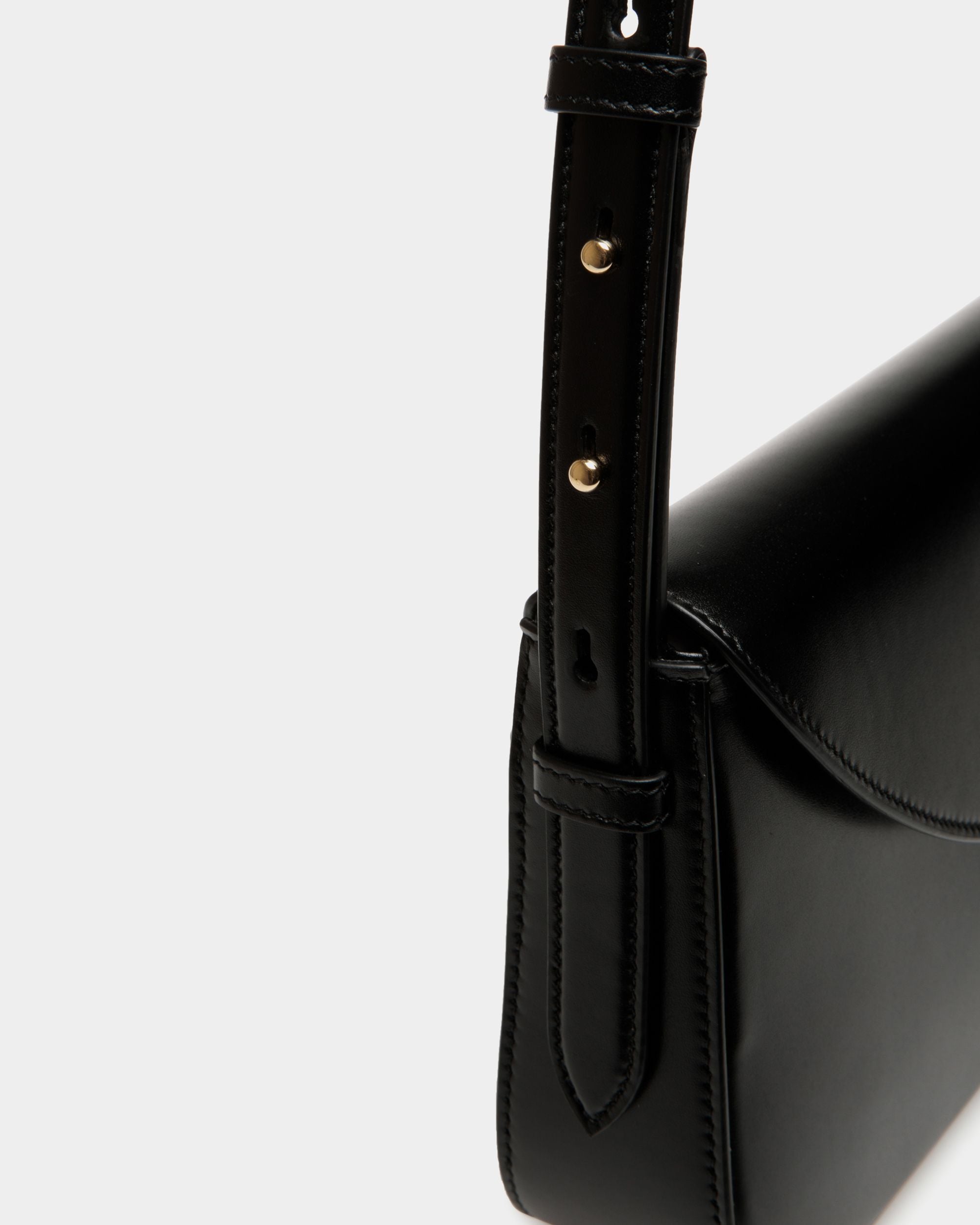 Bolso De Hombro Pequeño Ollam De Piel Negra - Mujer - Bally - 06