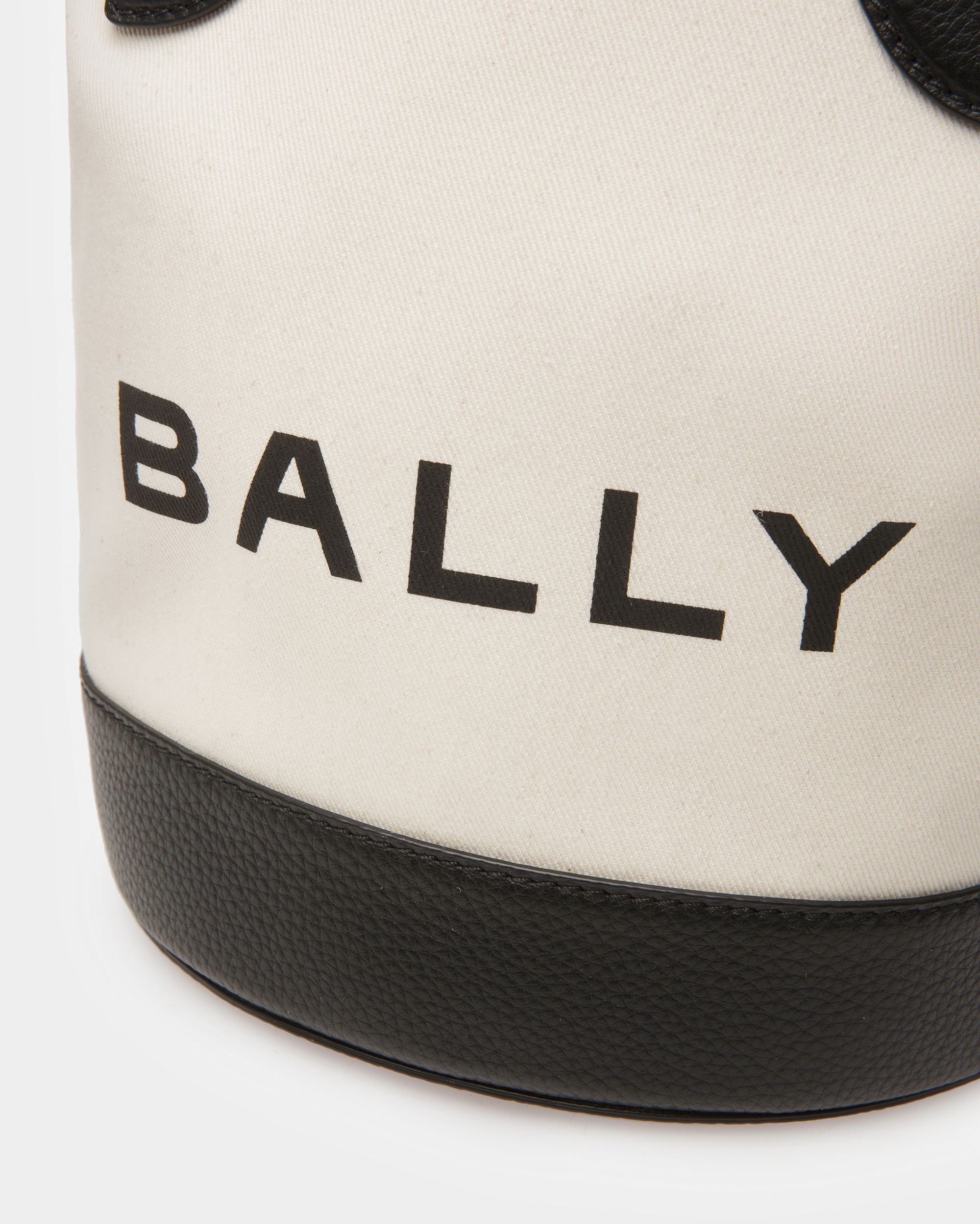 Bar Beuteltasche Aus Stoff in Natur und Schwarz - Damen - Bally - 06