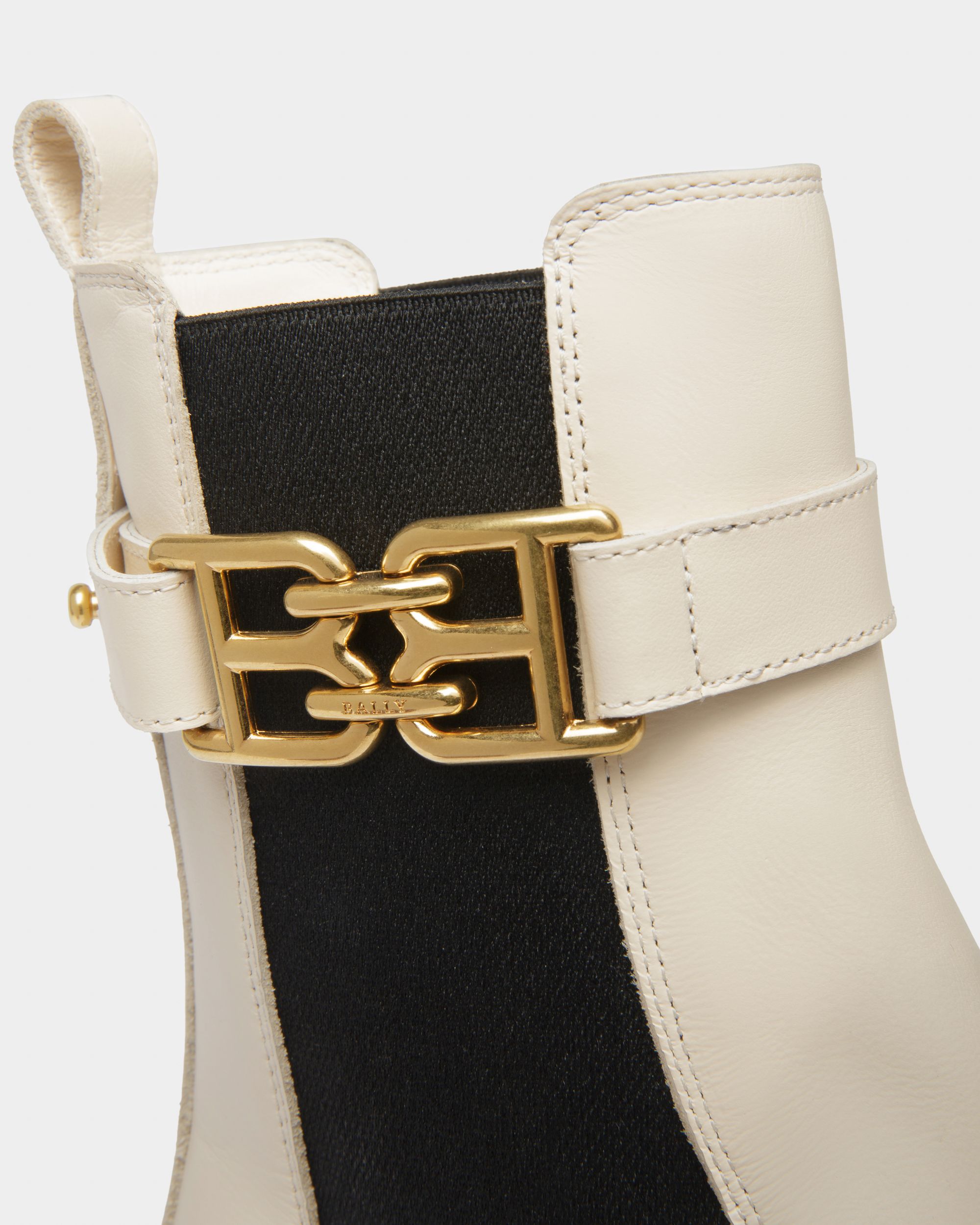 Greby Leather Booties In Bone - Women's - Bally - 05