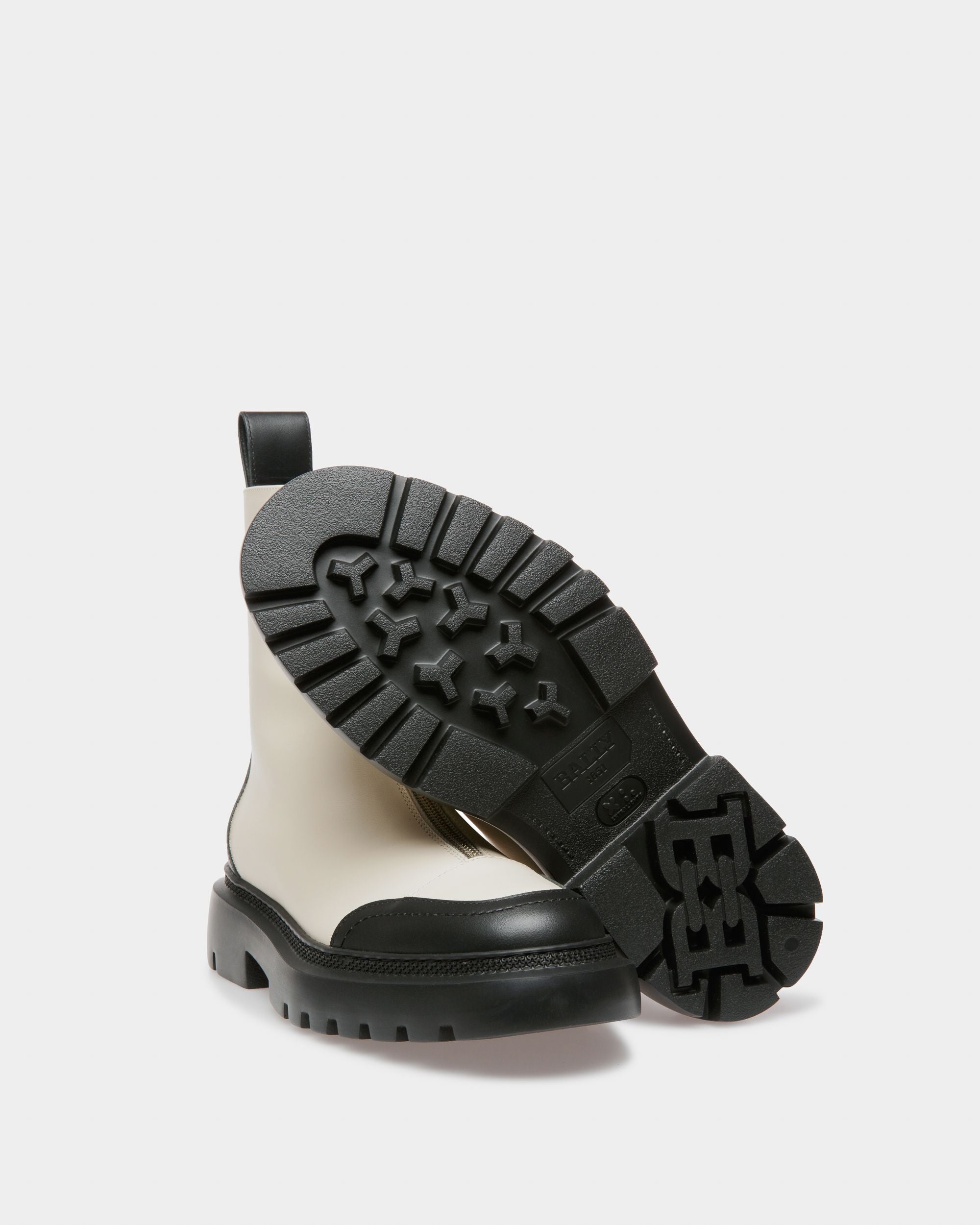 Giuli Leather Booties In Bone - Women's - Bally - 05