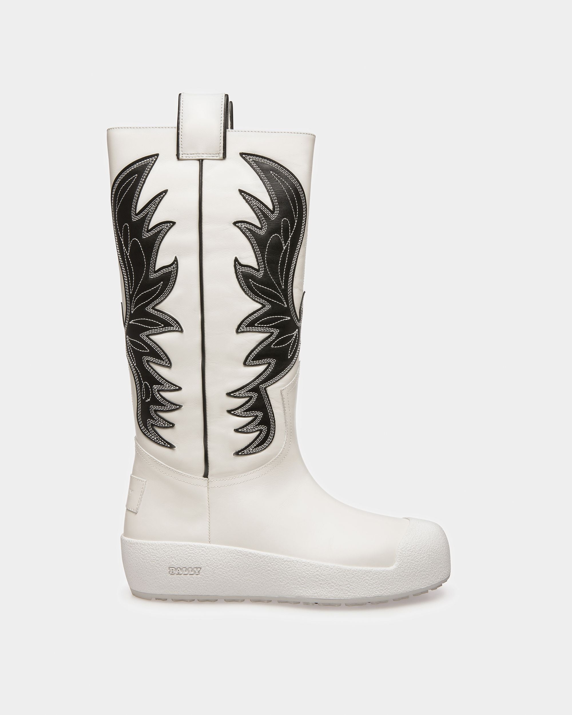 Chambery Leder-Langschaftstiefel In Weiß & Schwarz - Damen - Bally - 08