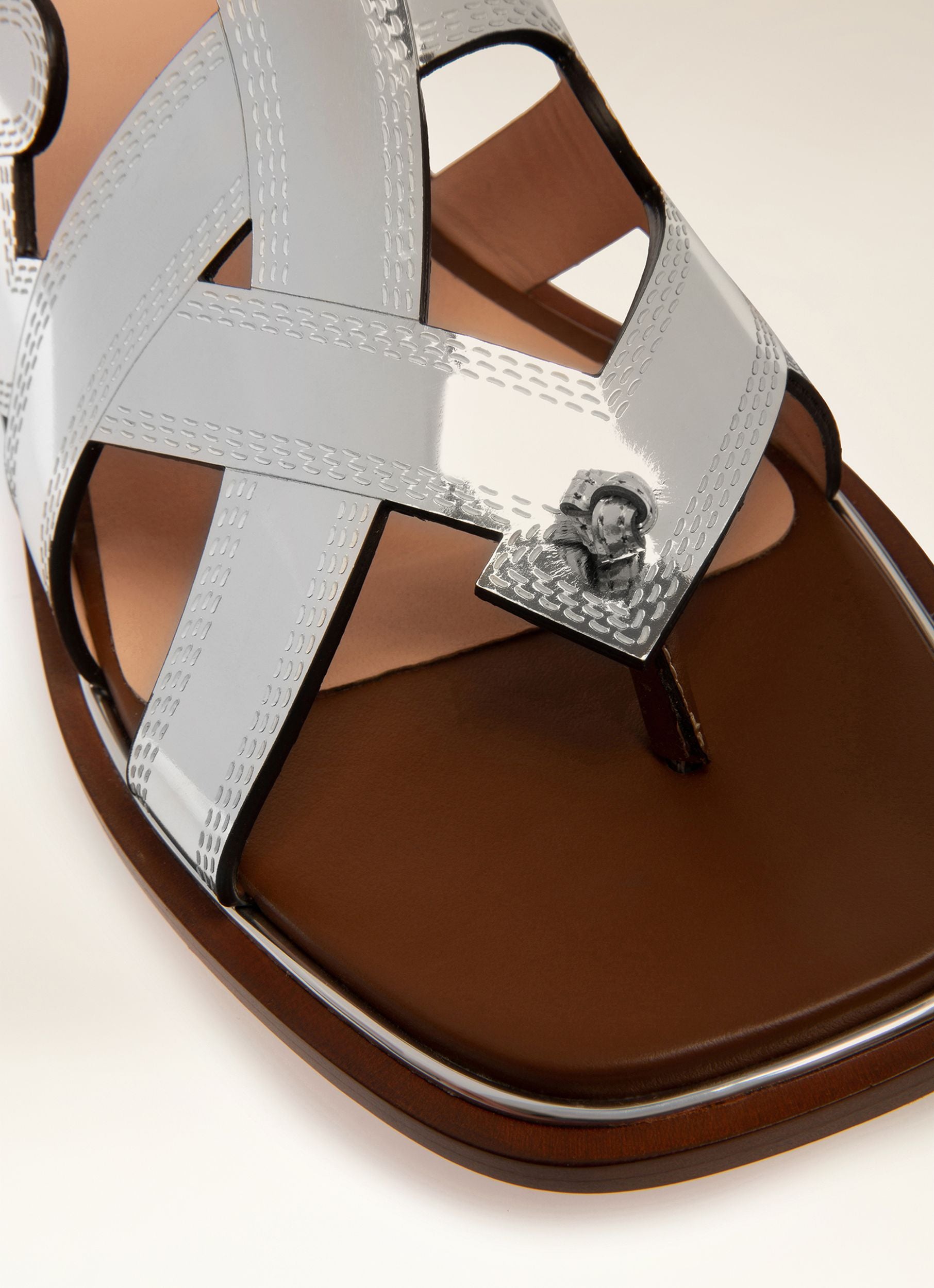 Glada Flache Sandalen Aus Silberfarbenem Leder - Damen - Bally - 02