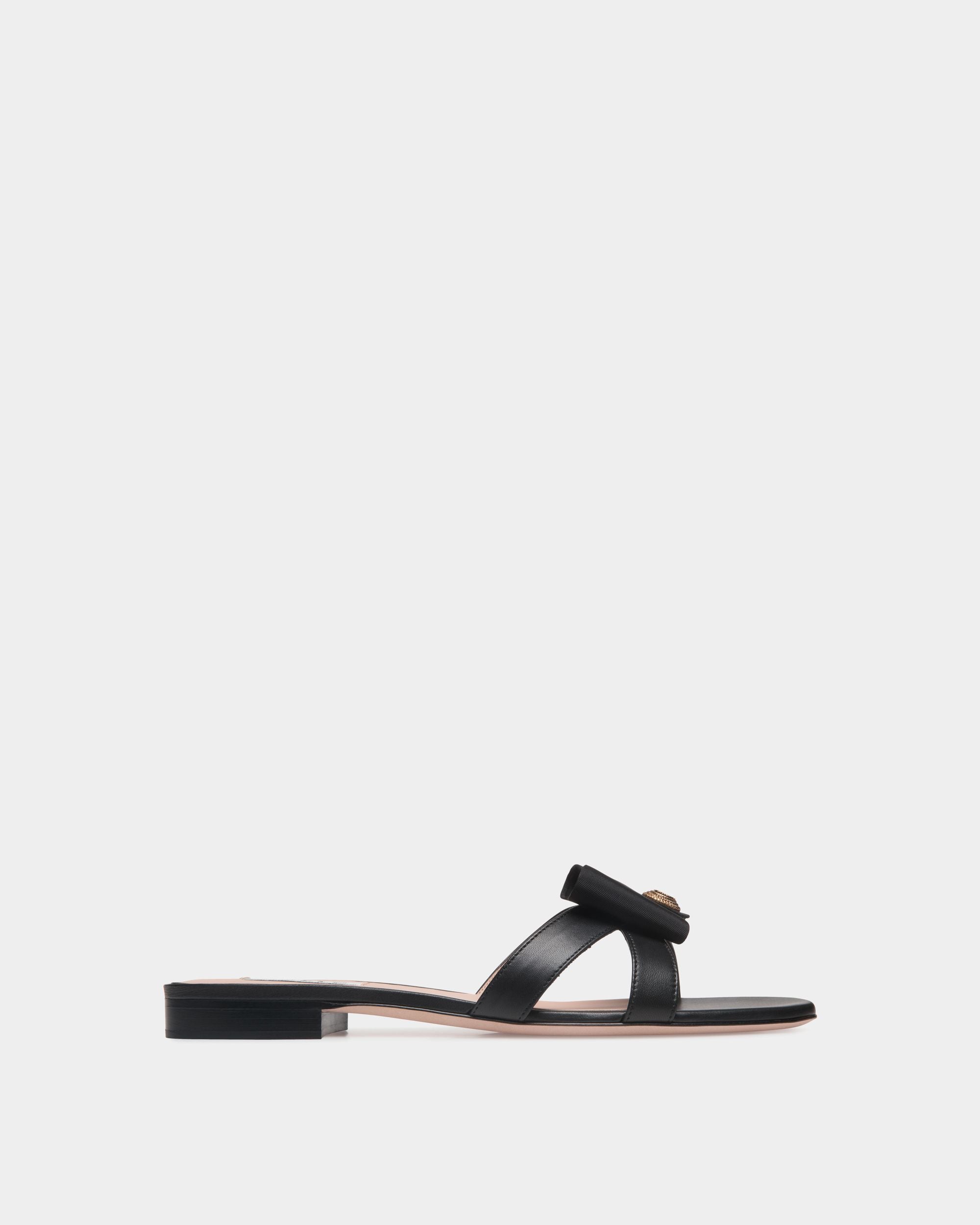 B-Bow Flat Sandal in Black Leather - Damen - Bally - 01