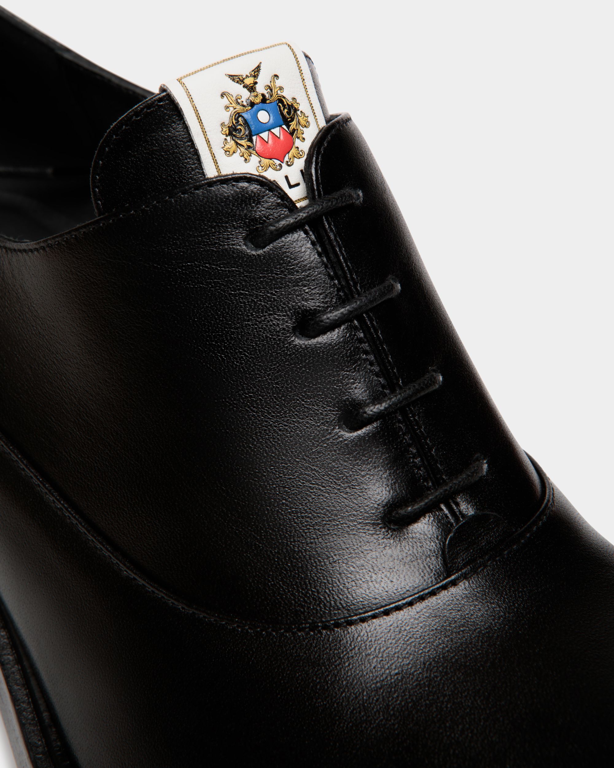 Richelieu Peggy En Cuir Noir - Femme - Bally - 05