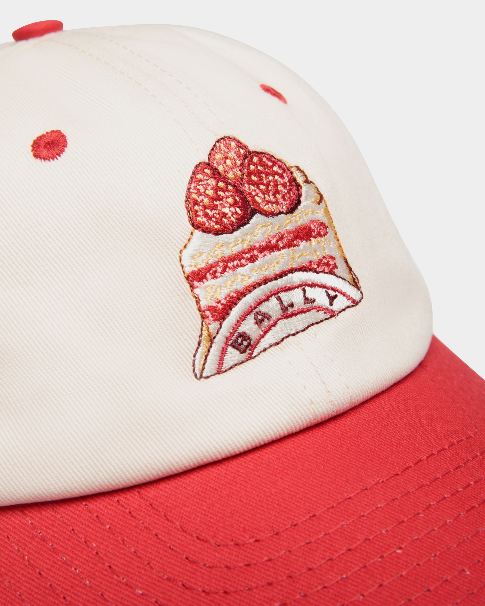 Baseballmütze Mit Bally-Cake-Stickerei Aus Baumwolle In Elfenbein Und Rot - Damen - Bally - 04