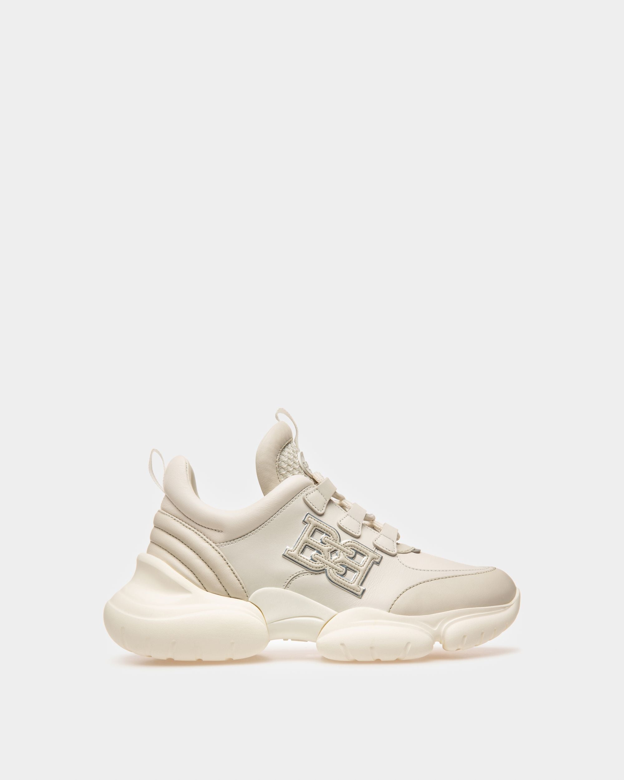 Claires Sneakers En Cuir Blanc Et Blanc Poudreux - Femme - Bally - 01