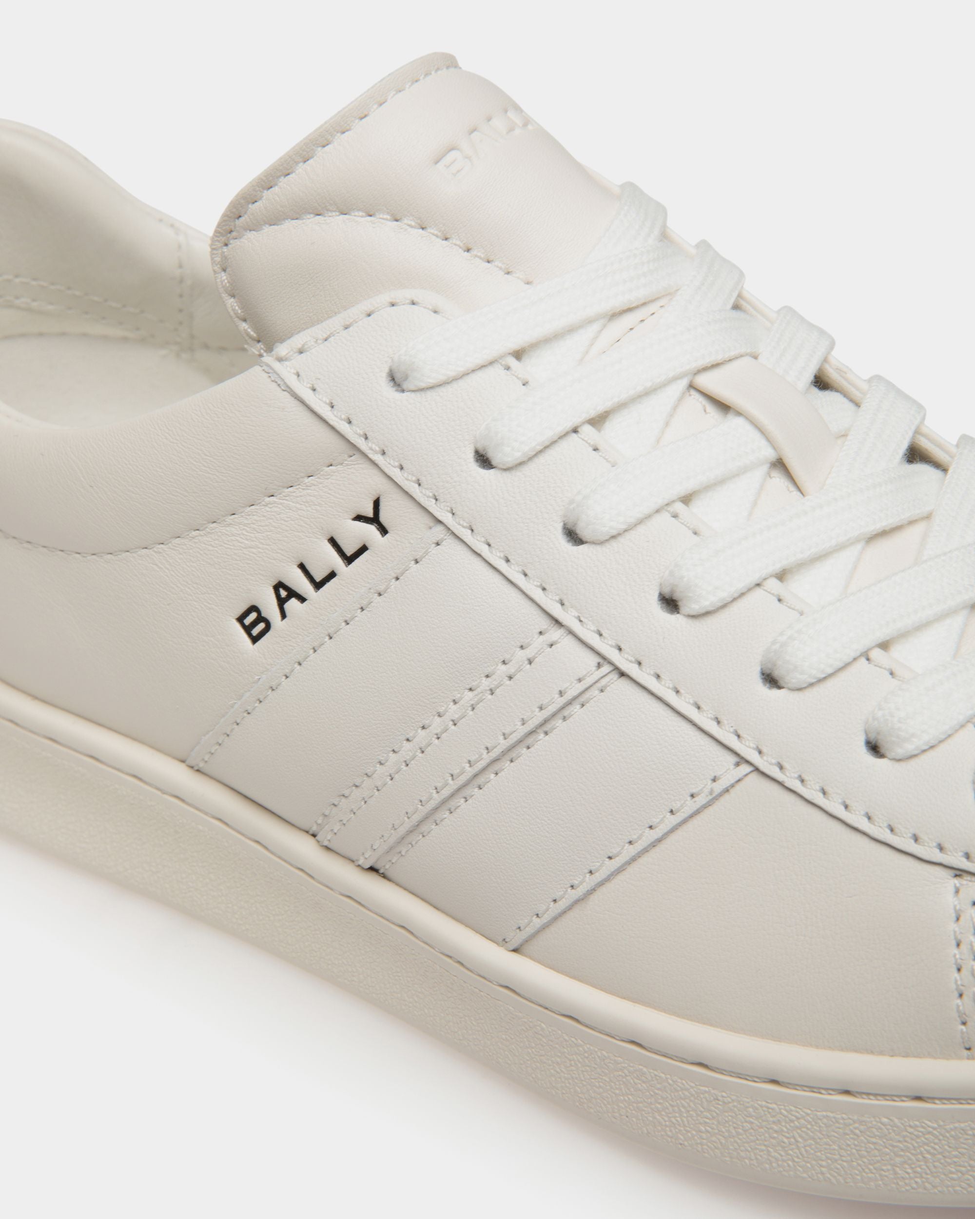 Tennis bally top