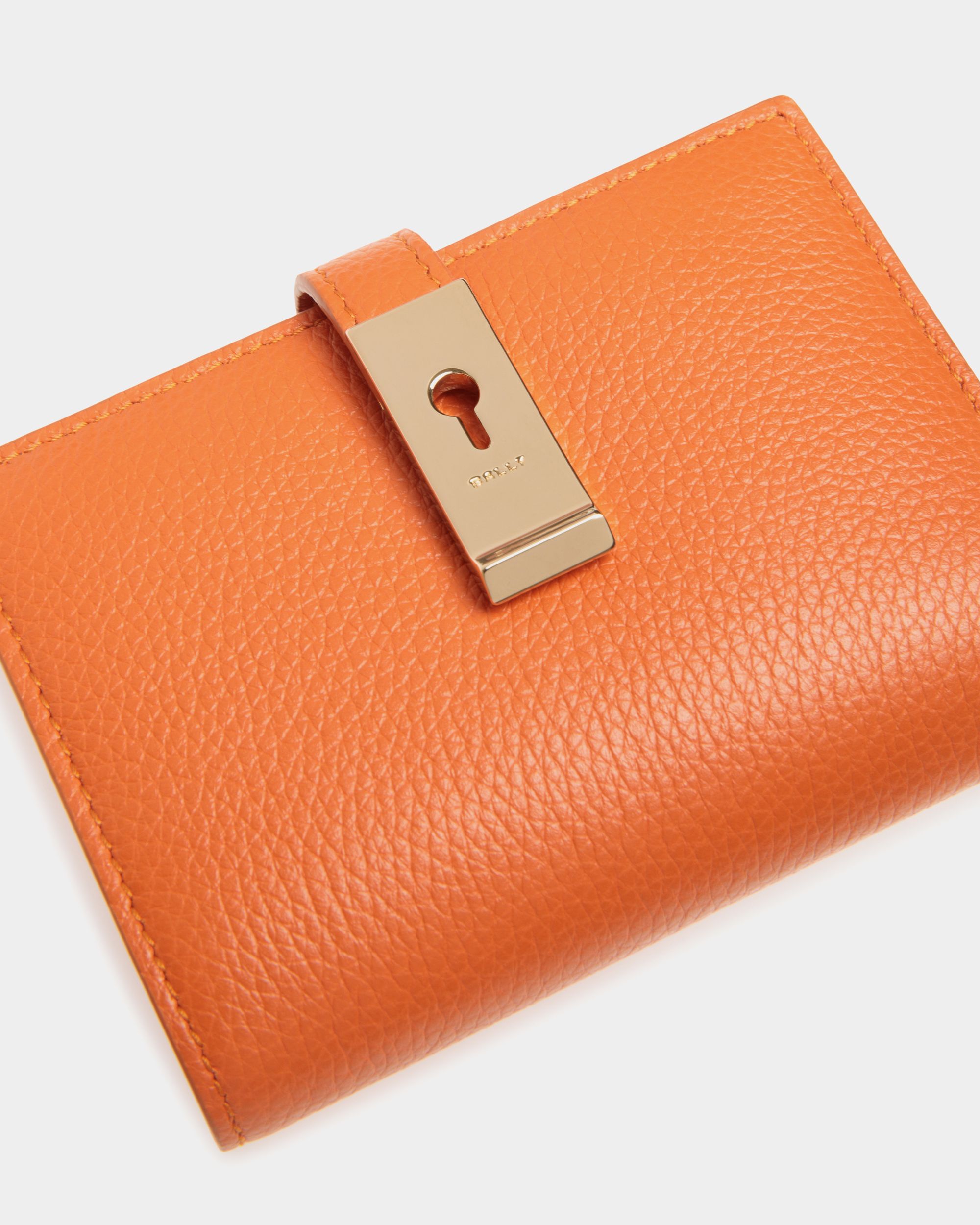 Cartera Lock Me De Piel Granulada Koi Orange - Mujer - Bally - 04