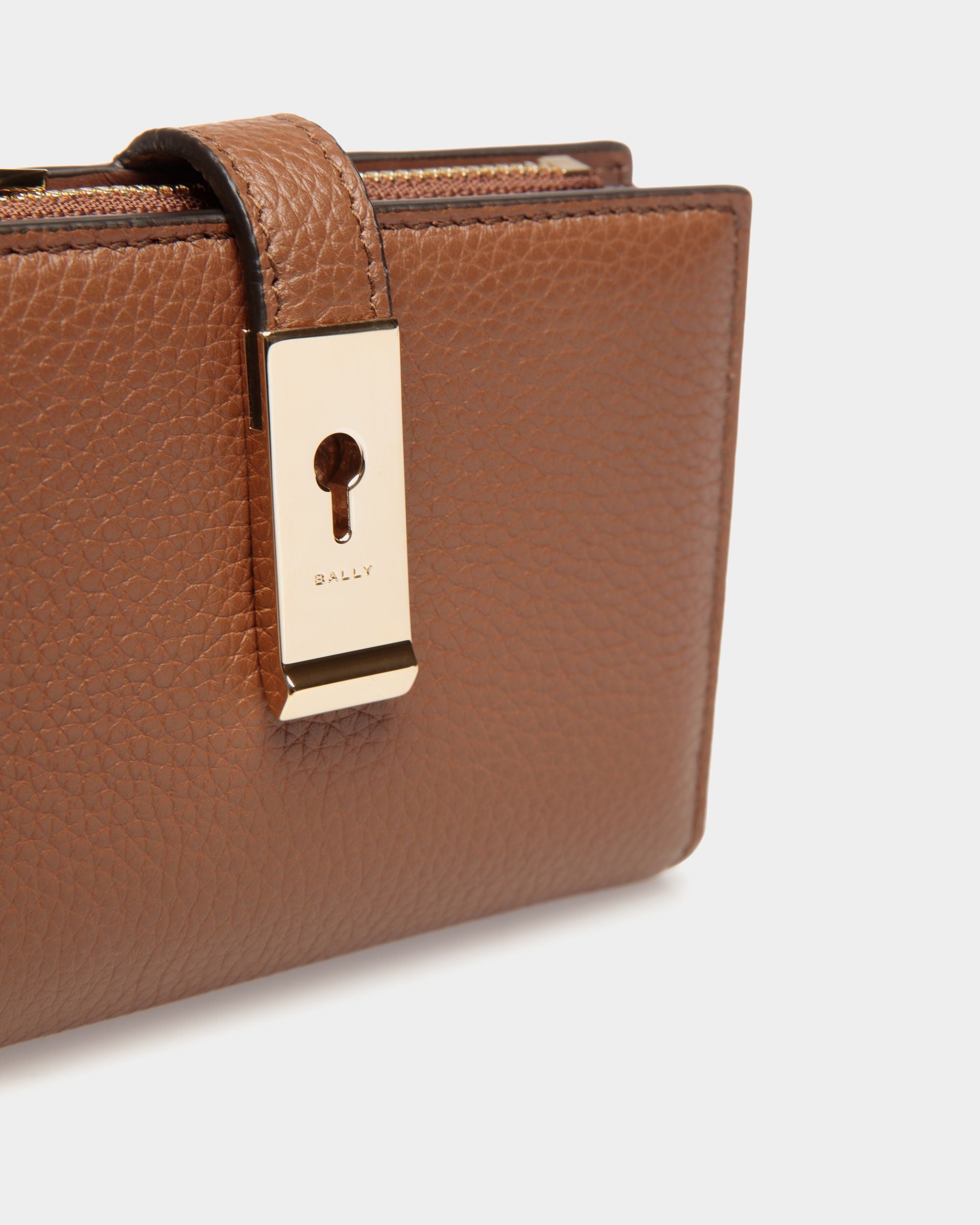 Lock Me Wallet in Brown Grained Leather - Femme - Bally - 04