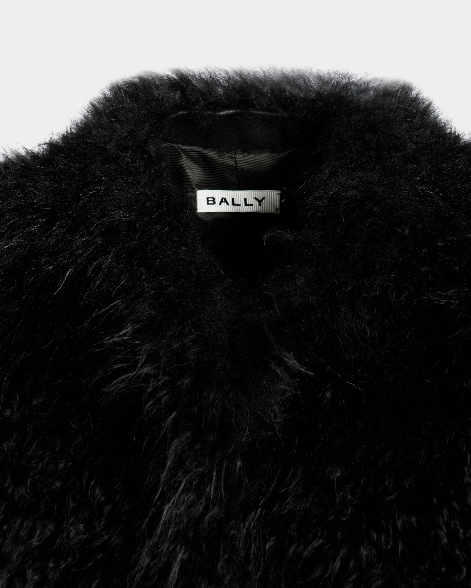 Gilet De La Capsule D’hiver En Shearling Noir - Femme - Bally - 04