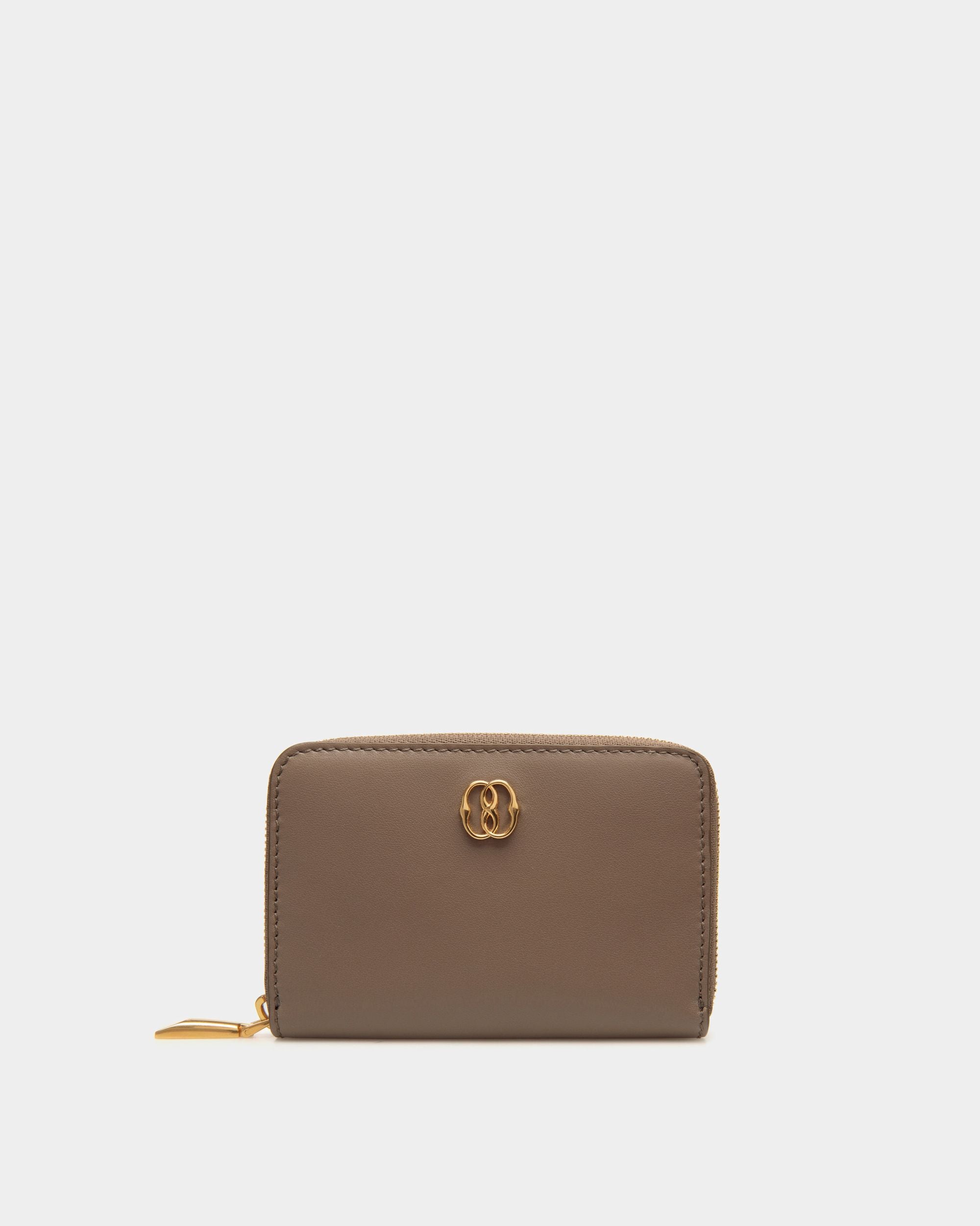 Emblem Coin & Card Wallet in Beige Leather - Women's - Bally - 01
