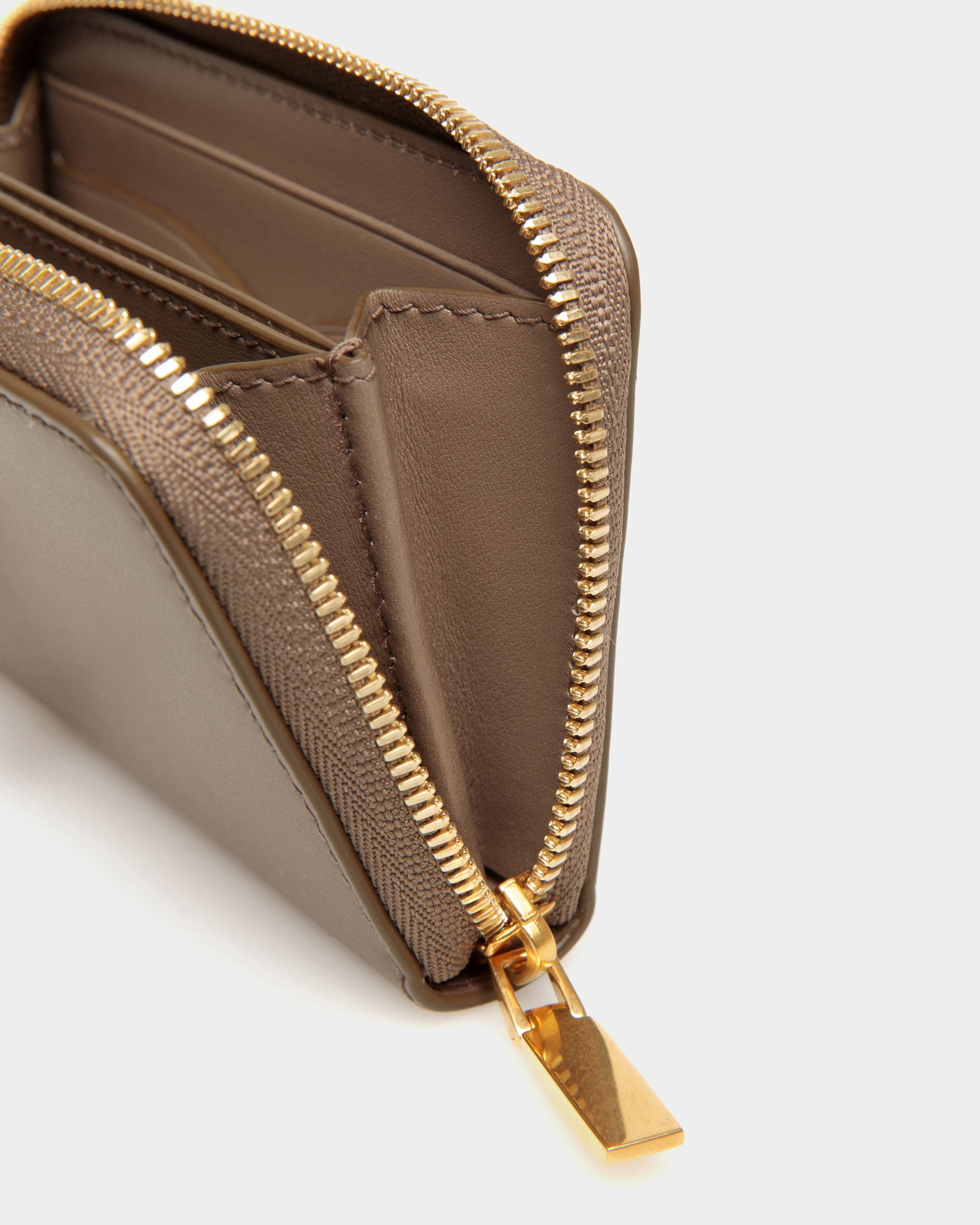 Emblem Coin & Card Wallet in Beige Leather - Women's - Bally - 04