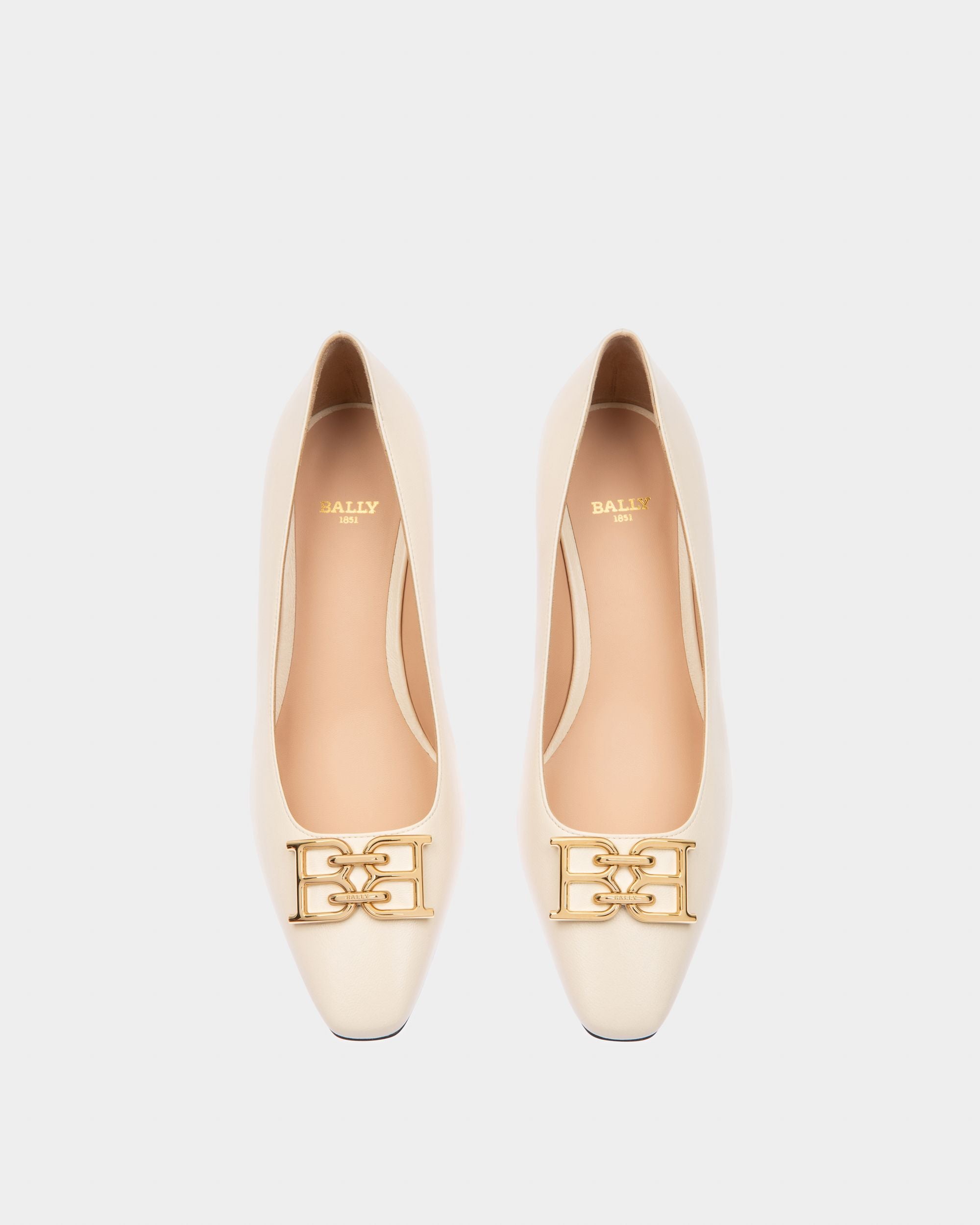 Evanca Pumps Aus Elfenbeinfarbenem Leder - Damen - Bally - 02