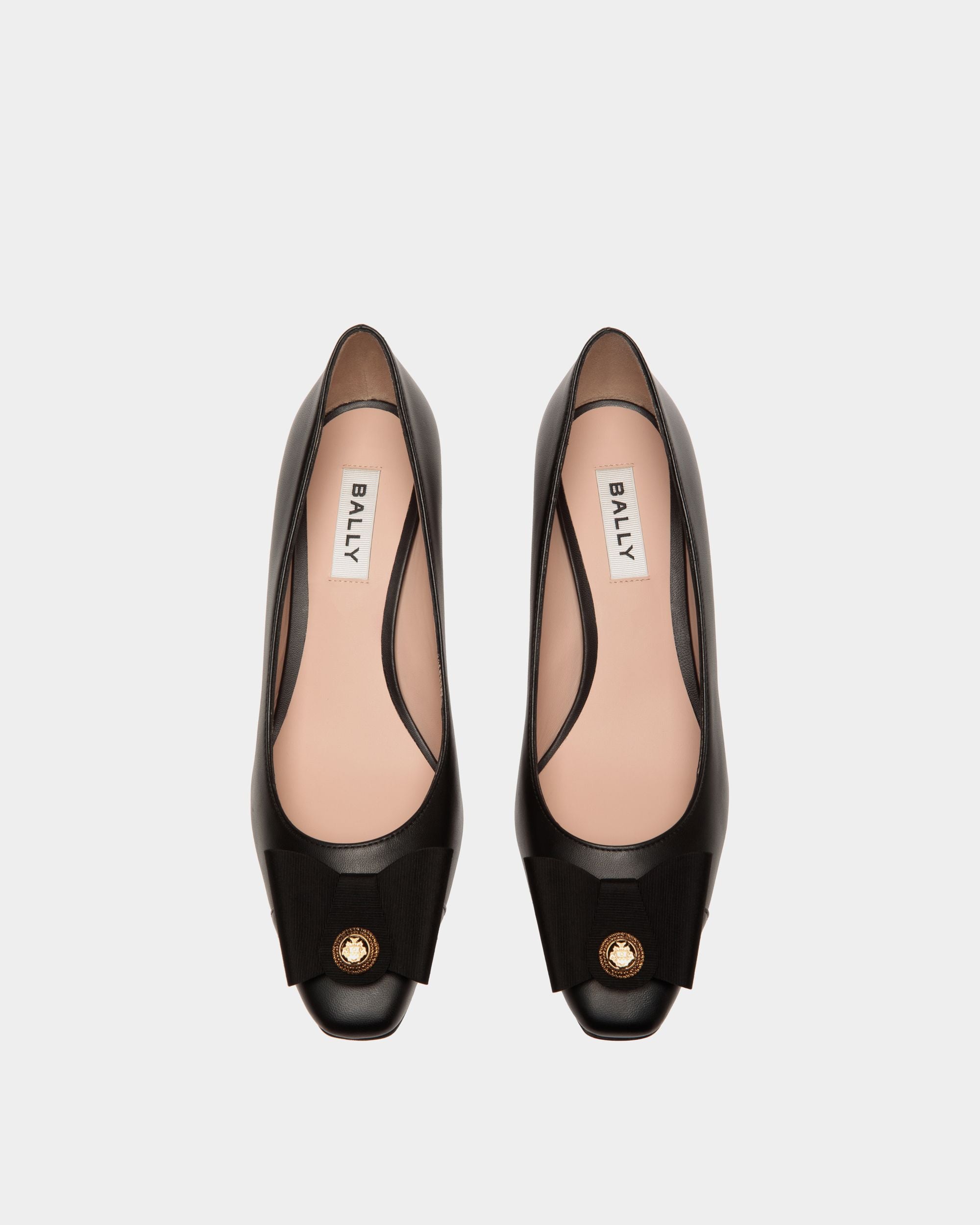 B-Bow Pump in Black Leather - Femme - Bally - 04