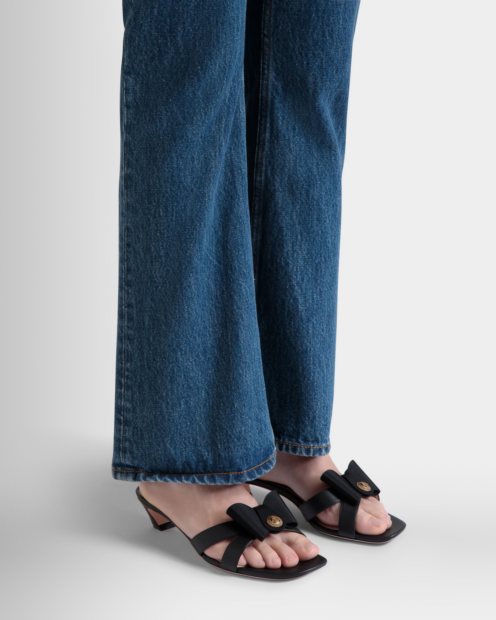 B-Bow Sandal in Black Leather - Femme - Bally - 02