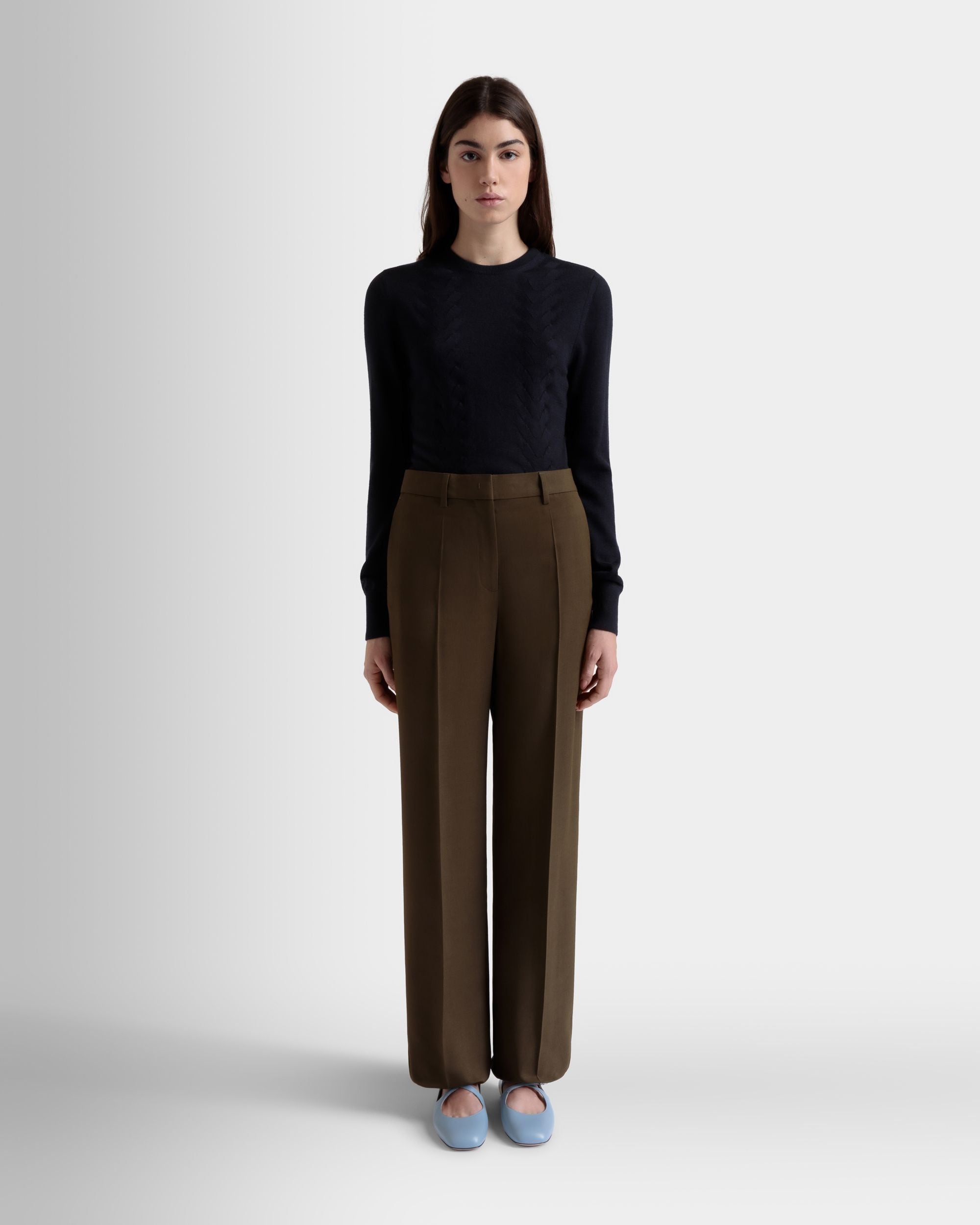 Pantalon Jambe Droite En Gabardine Fluide Military Green - Femme - Bally - 02